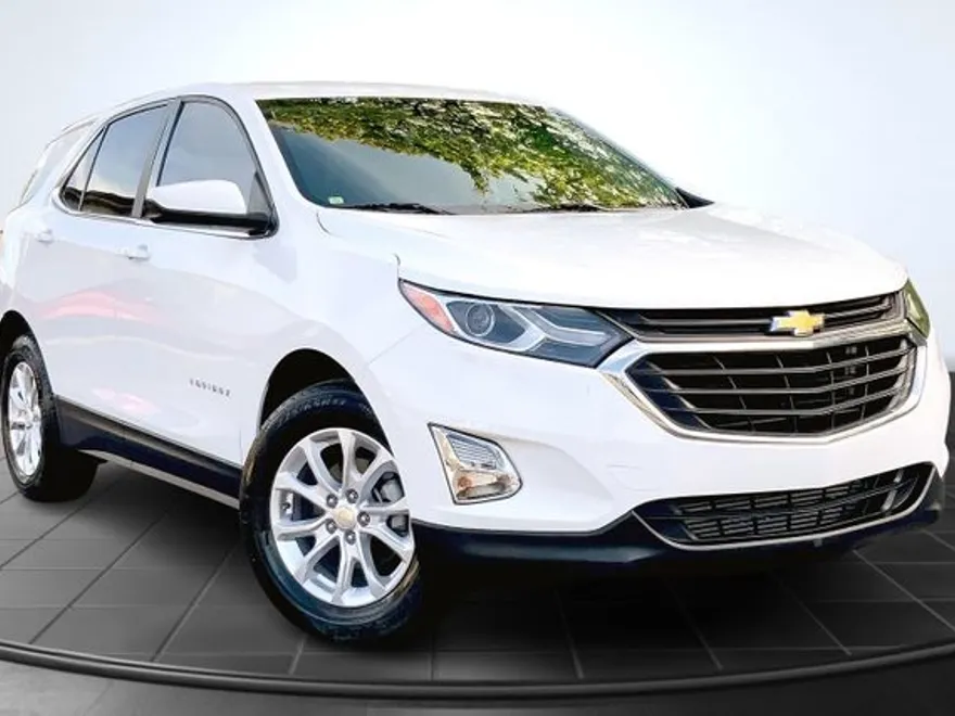 2021 Chevrolet Equinox LT photo 1