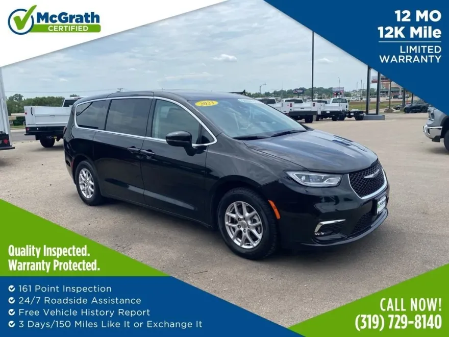 2023 Chrysler Pacifica Touring L photo 1