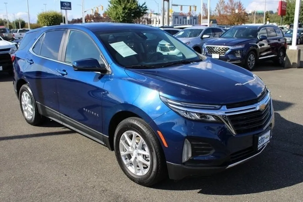 2022 Chevrolet Equinox LT photo 1