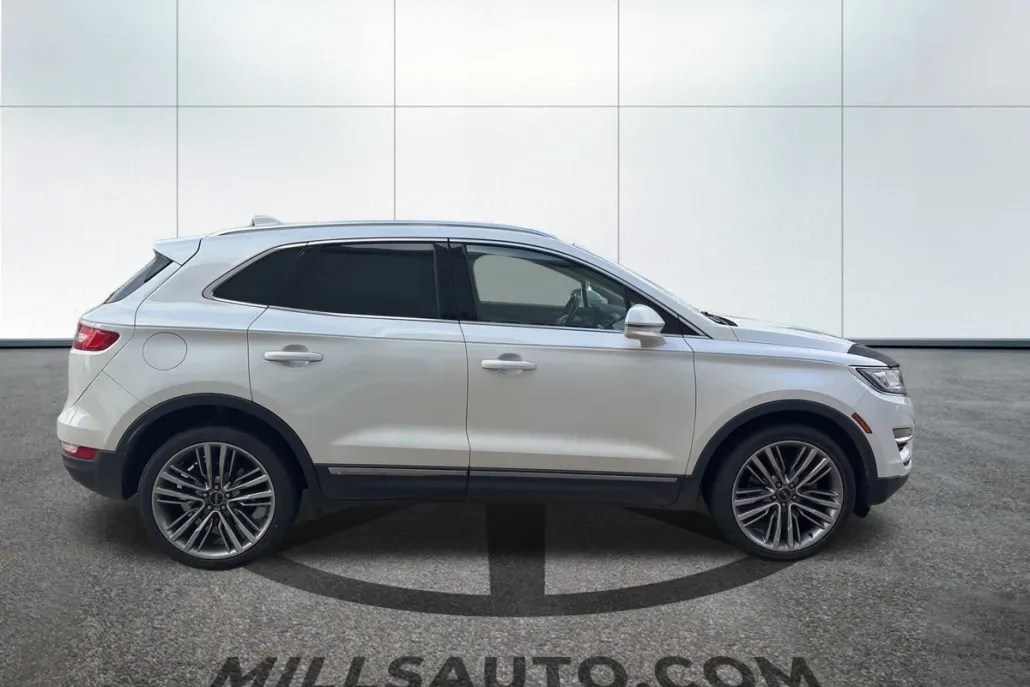 2015 Lincoln MKC Base photo 1