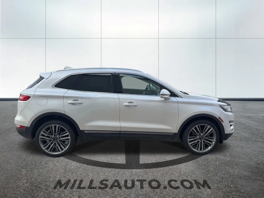 2015 Lincoln MKC Base photo 1