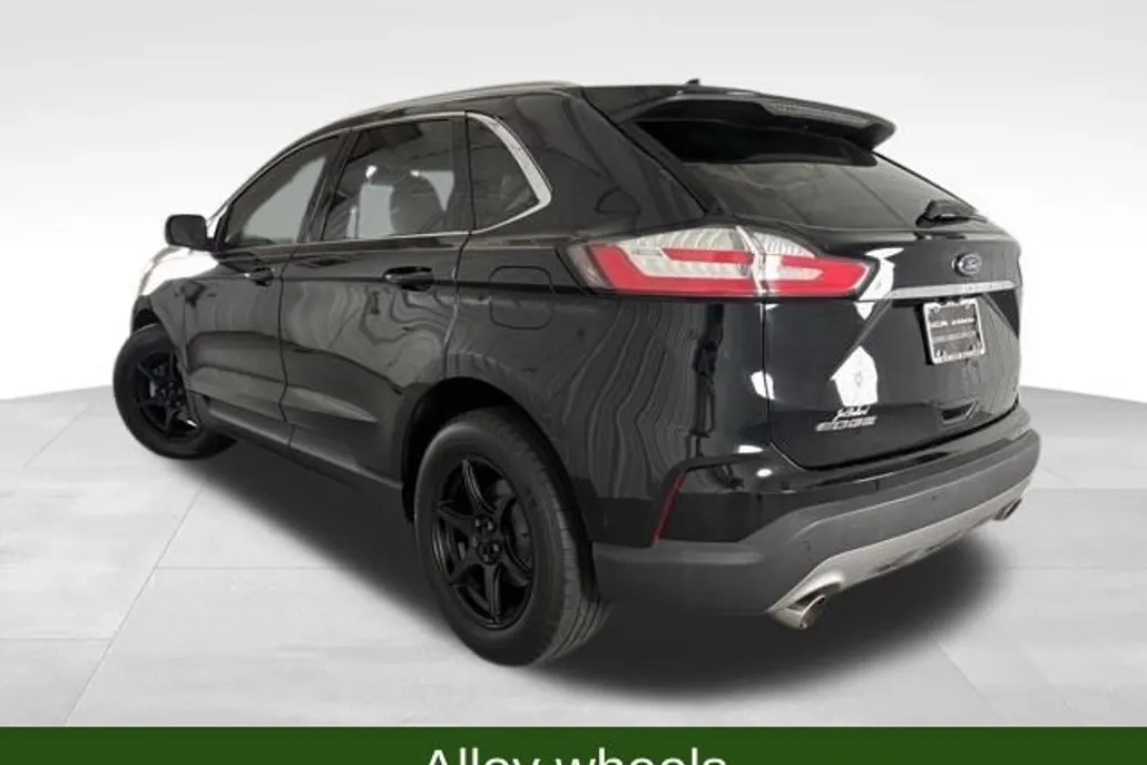 2019 Ford Edge SEL photo 1