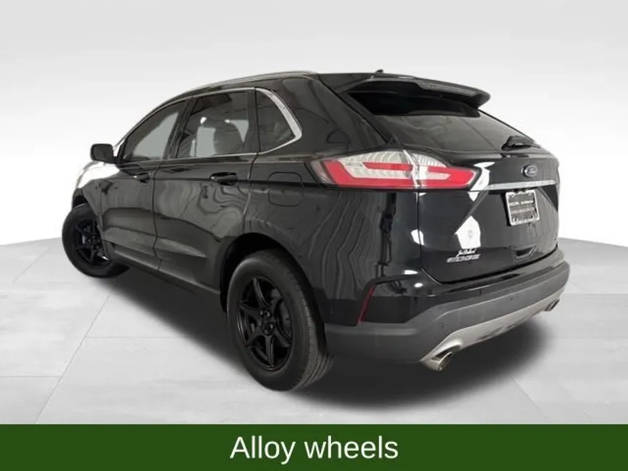 2019 Ford Edge SEL photo 1