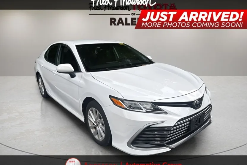2024 Toyota Camry LE photo 1