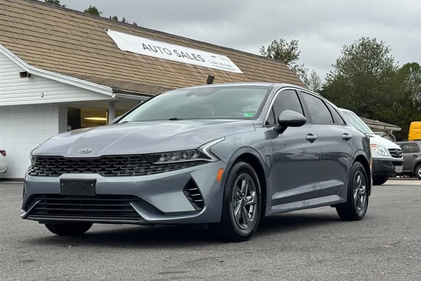 2021 Kia K5 LXS photo 1