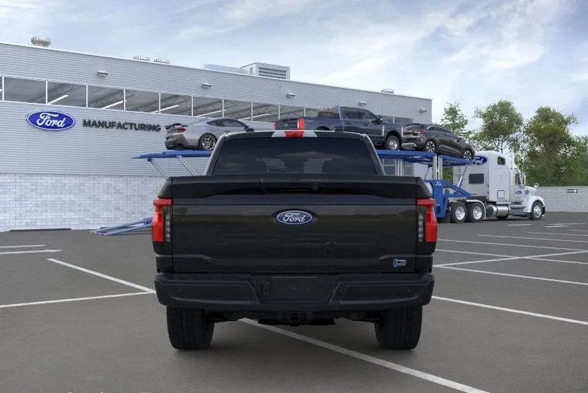 2025 Ford F-150 Lightning photo 1