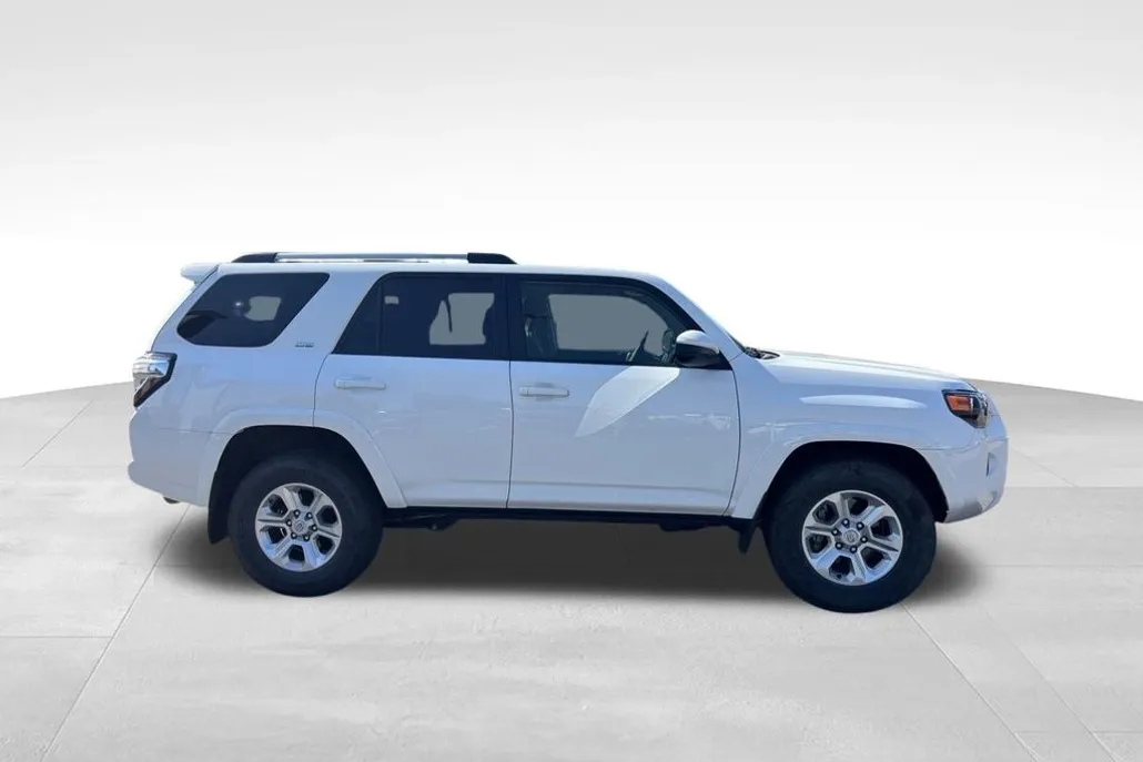 2024 Toyota 4Runner SR5 photo 1