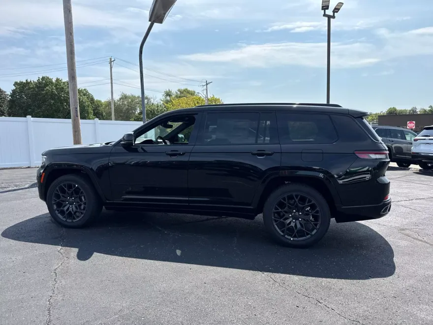2025 Jeep Grand Cherokee L Summit photo 1