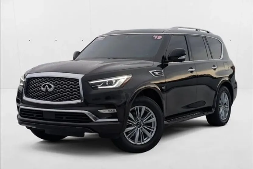 2019 Infiniti QX80 Luxe photo 1
