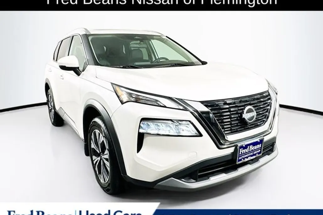 2022 Nissan Rogue SV photo 1