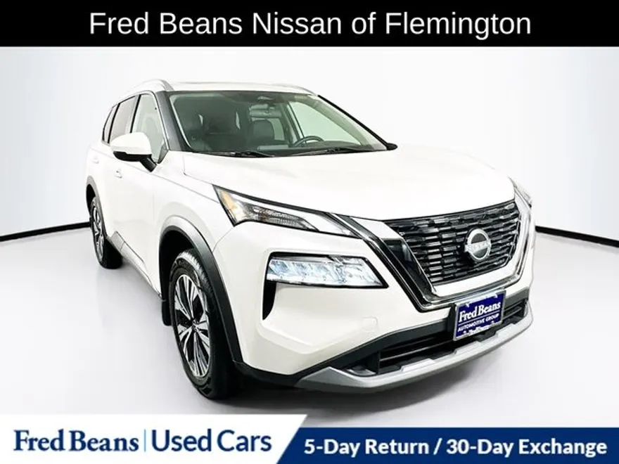 2022 Nissan Rogue SV photo 1