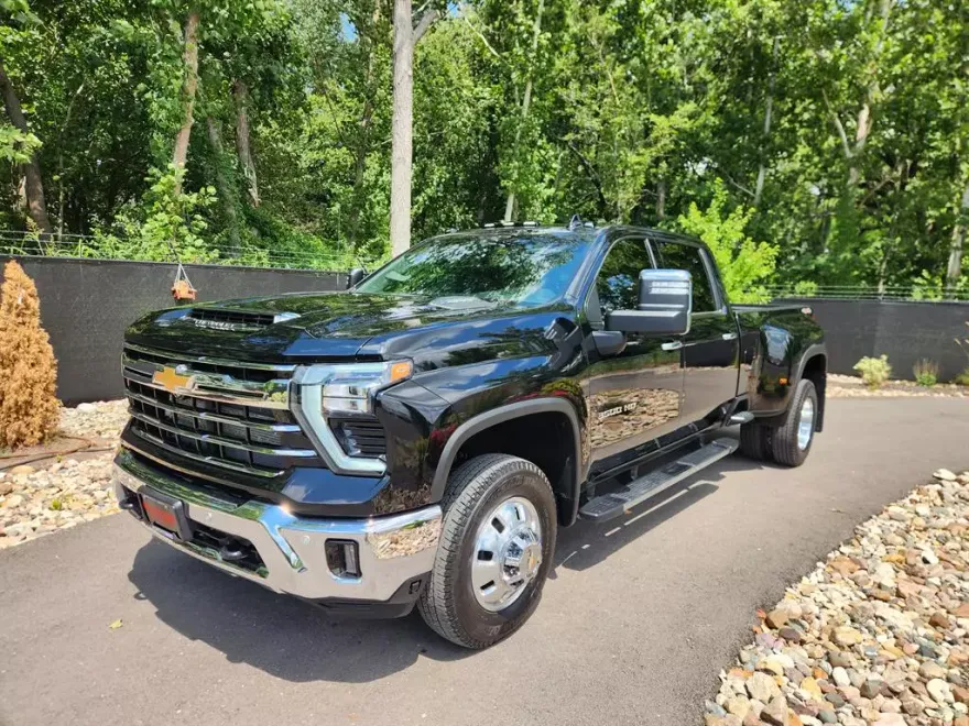 2024 Chevrolet Silverado 3500HD LTZ photo 1