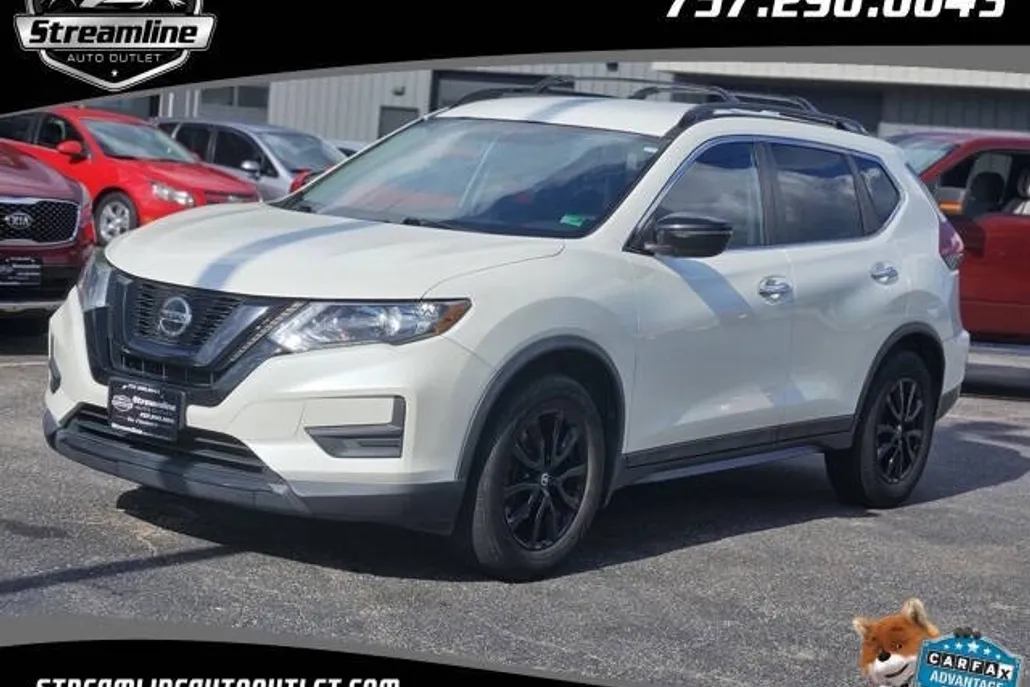 2018 Nissan Rogue SV photo 1