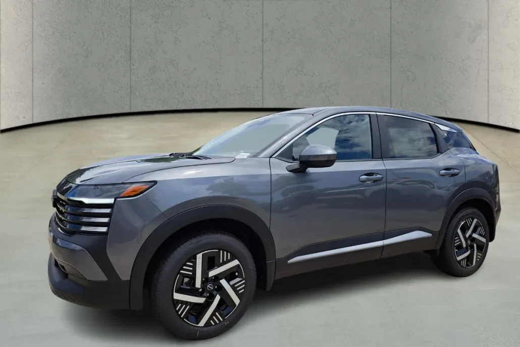 2025 Nissan Kicks SV photo 1
