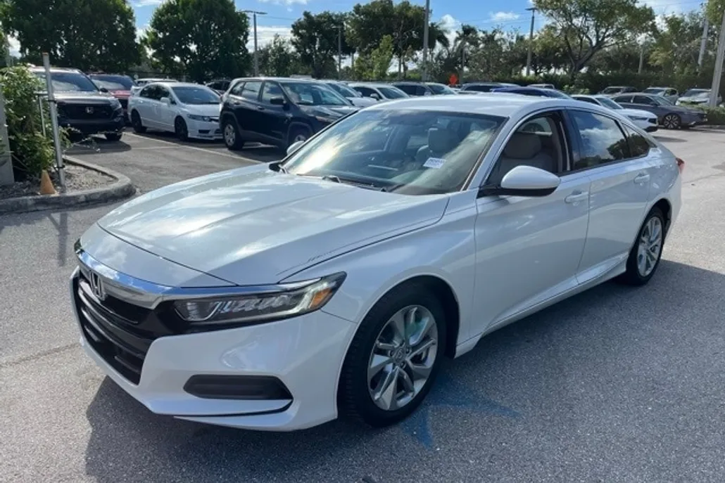 2019 Honda Accord LX photo 1