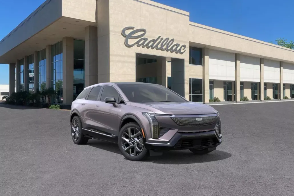 2025 Cadillac Optiq Luxury photo 1