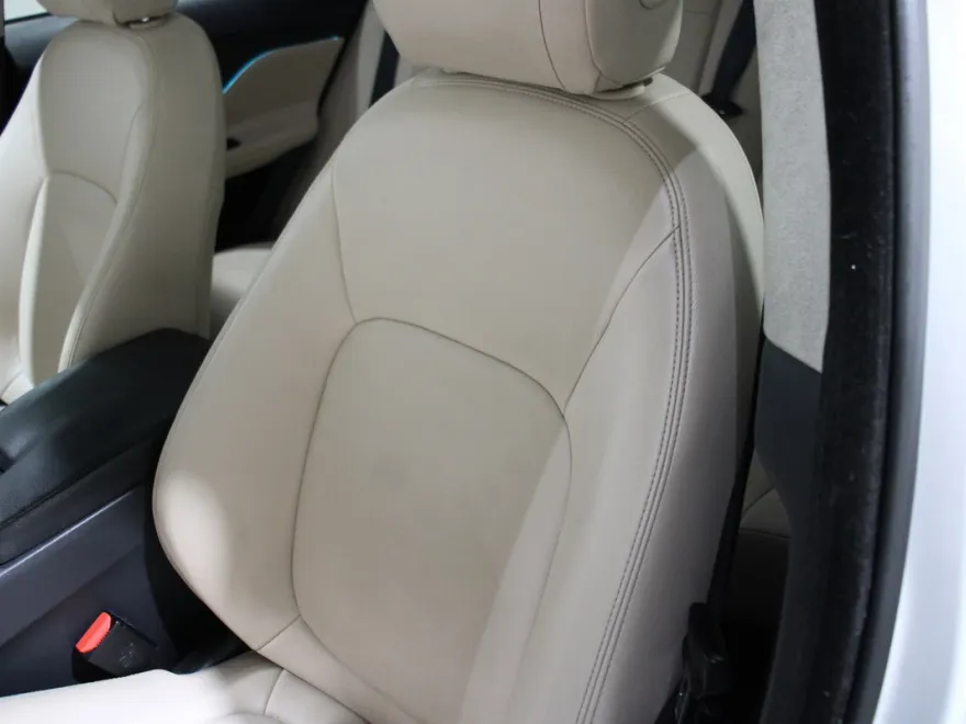 2020 Jaguar F-PACE Premium photo 1