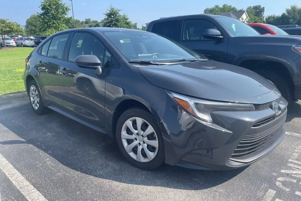 2024 Toyota Corolla Hybrid LE photo 1