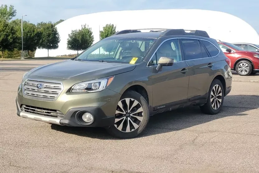 2016 Subaru Outback 3.6R Limited photo 1