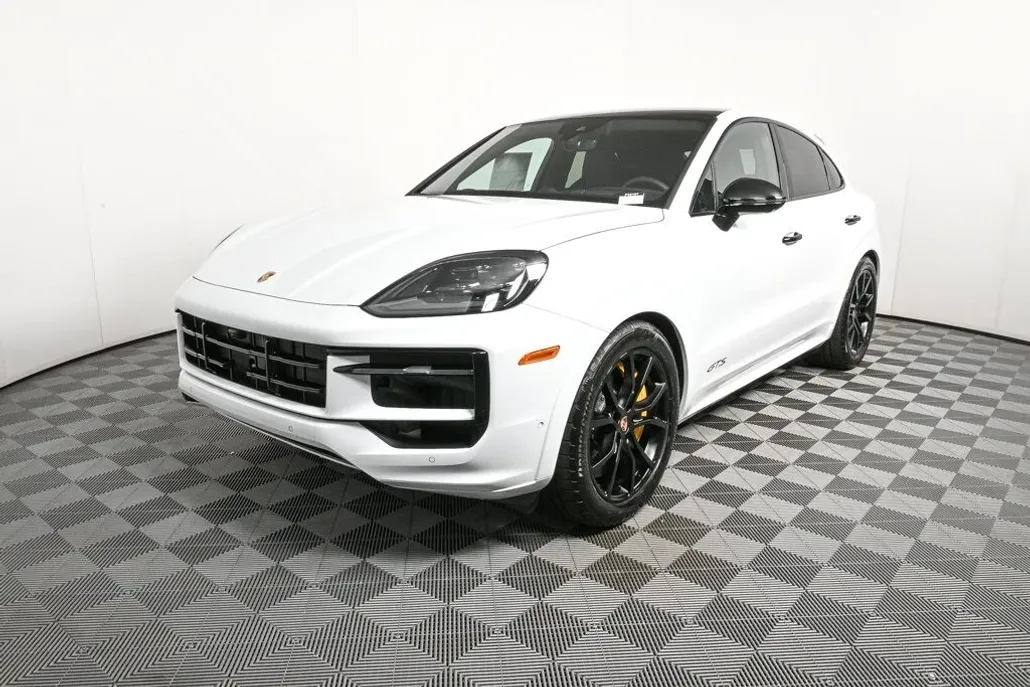 2026 Porsche Cayenne Coupe GTS photo 1
