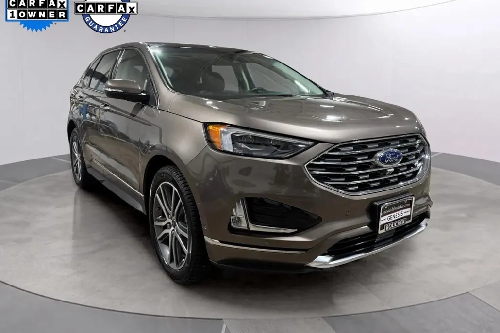 2019 Ford Edge Titanium photo 1