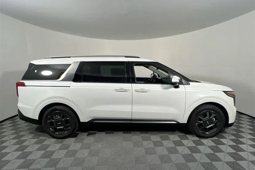 2026 Kia Carnival EX photo 1