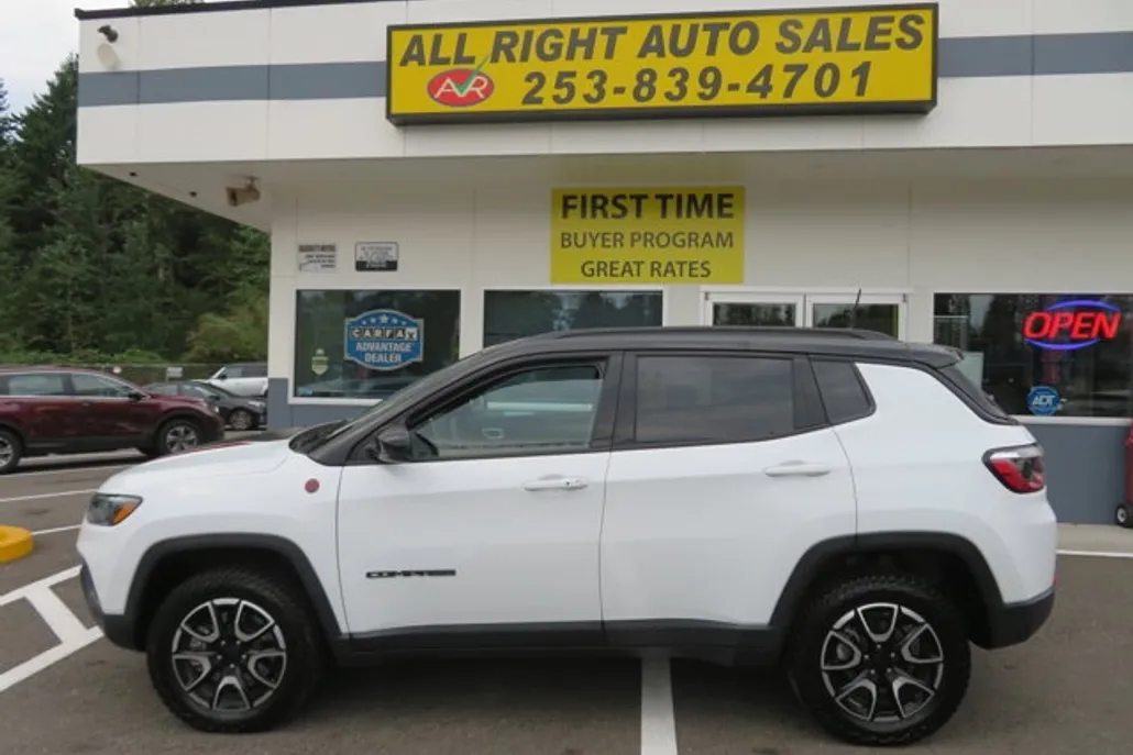 2024 Jeep Compass Trailhawk photo 1
