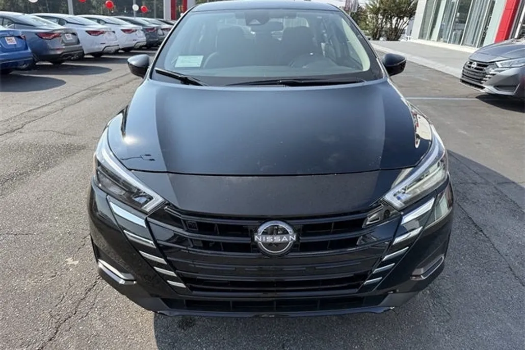 2025 Nissan Versa 1.6 SV photo 1