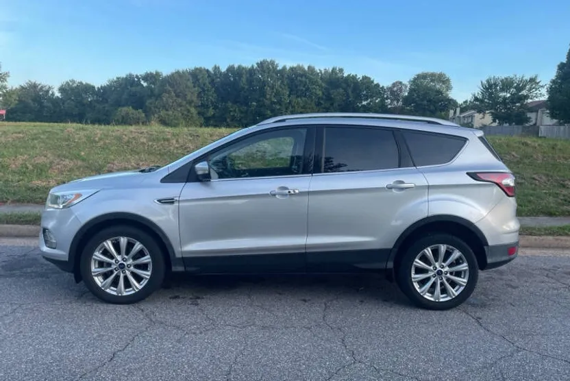 2017 Ford Escape Titanium photo 1