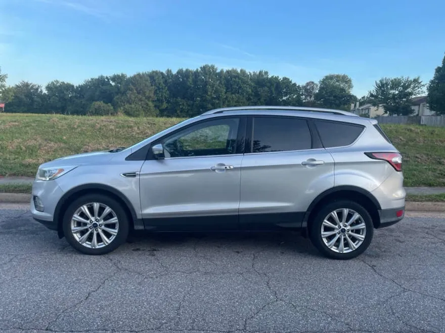 2017 Ford Escape Titanium photo 1