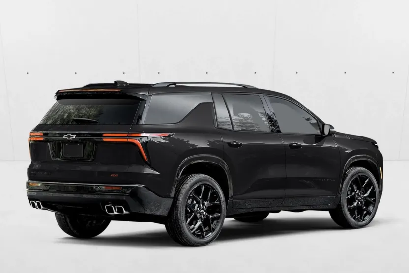 2024 Chevrolet Traverse LS photo 1