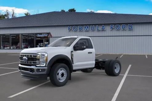 2025 Ford F-600 photo 1