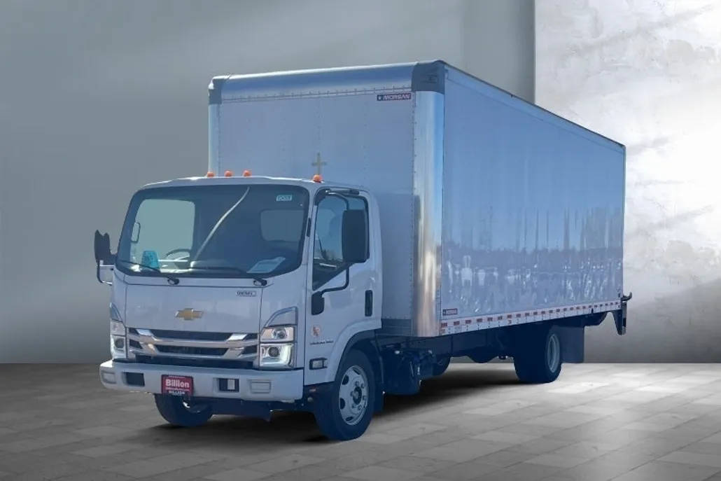 2023 Chevrolet Silverado photo 1