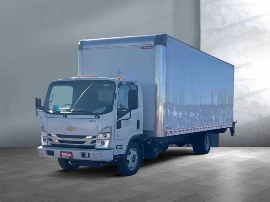 2023 Chevrolet Silverado photo 1