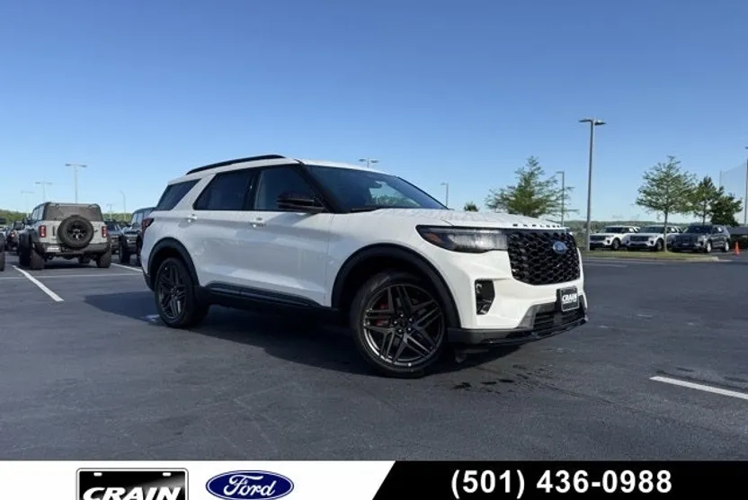 2025 Ford Explorer ST photo 1
