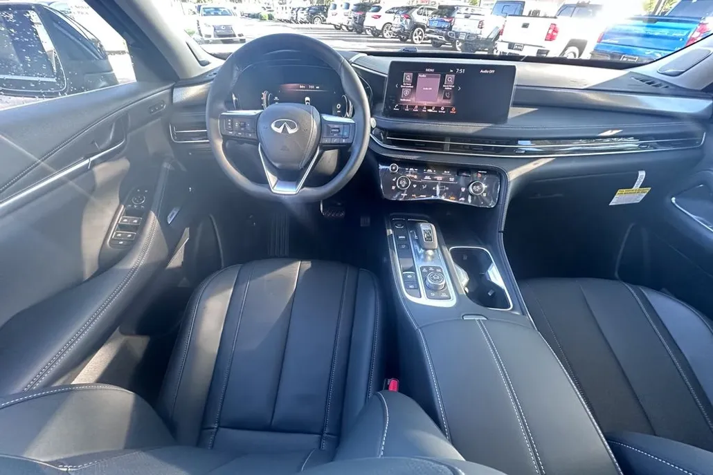 2025 Infiniti QX60 Luxe photo 1