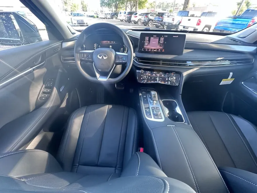 2025 Infiniti QX60 Luxe photo 1