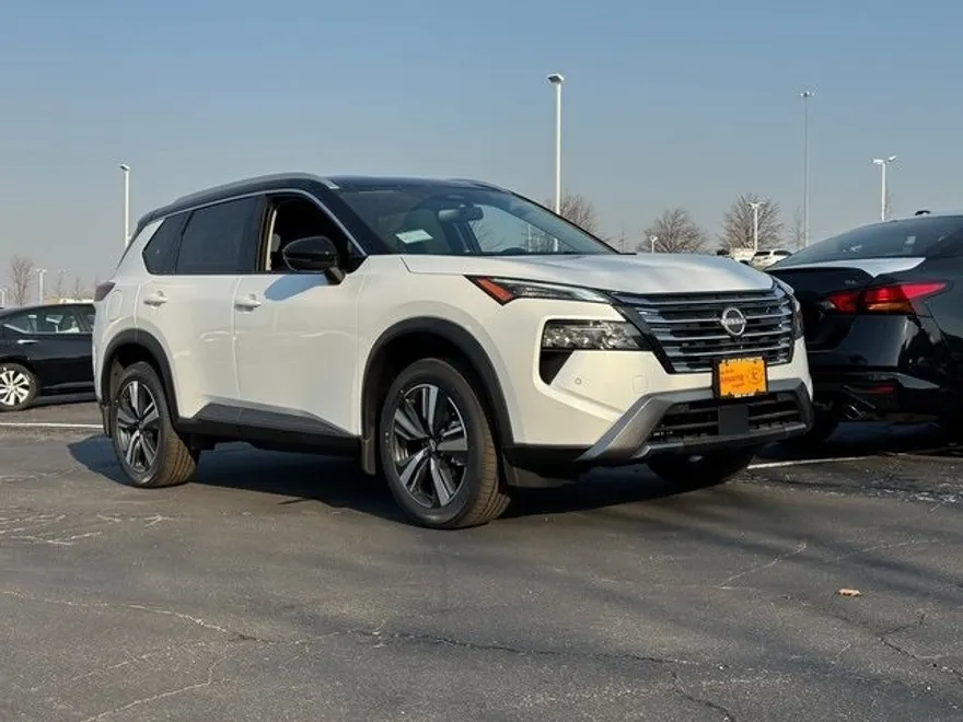 2025 Nissan Rogue SL photo 1