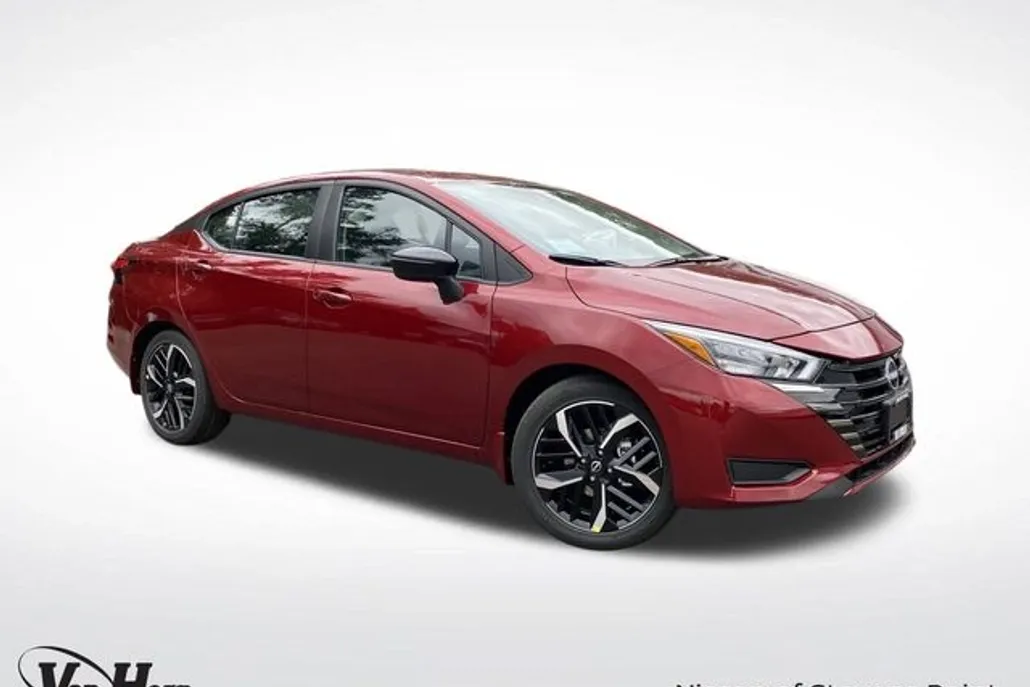 2025 Nissan Versa 1.6 SR photo 1
