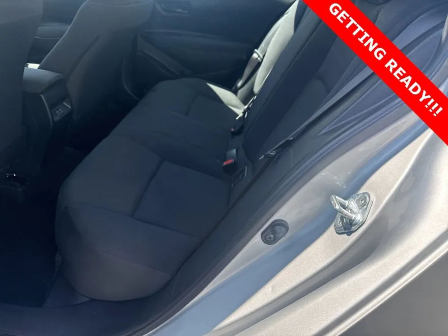 2024 Toyota Corolla LE photo 1