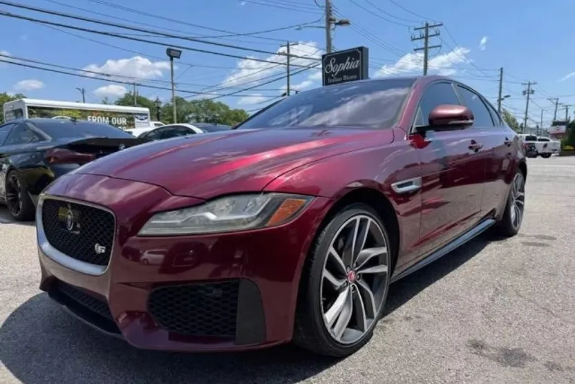 2017 Jaguar XF S photo 1