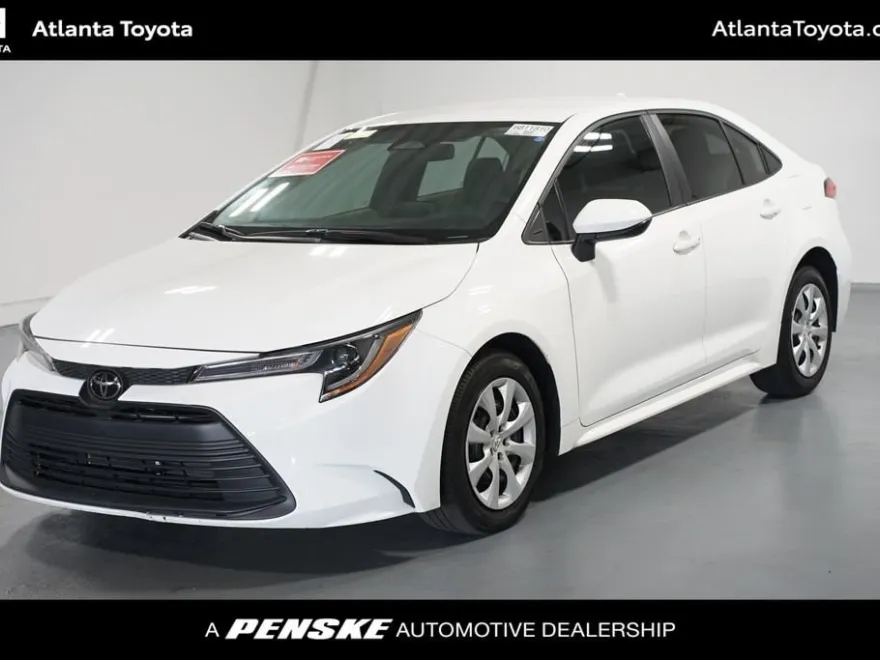 2024 Toyota Corolla LE photo 1