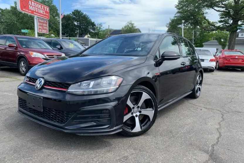 2019 Volkswagen Golf GTI S photo 1