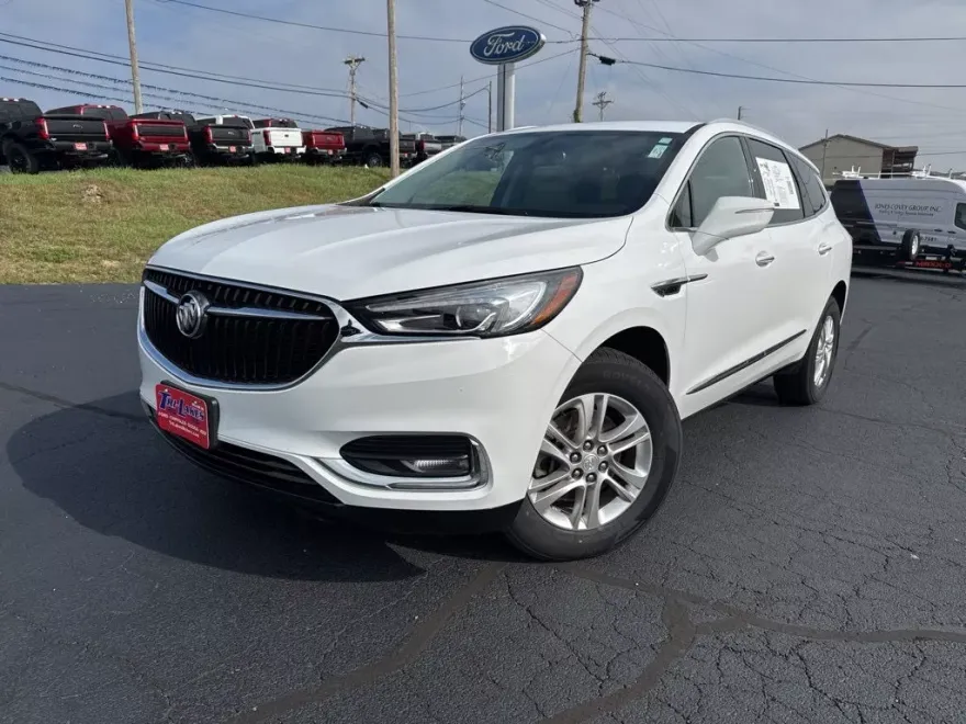 2018 Buick Enclave Essence photo 1