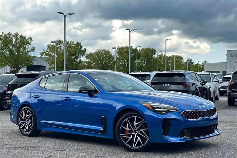 2023 Kia Stinger GT-Line photo 1