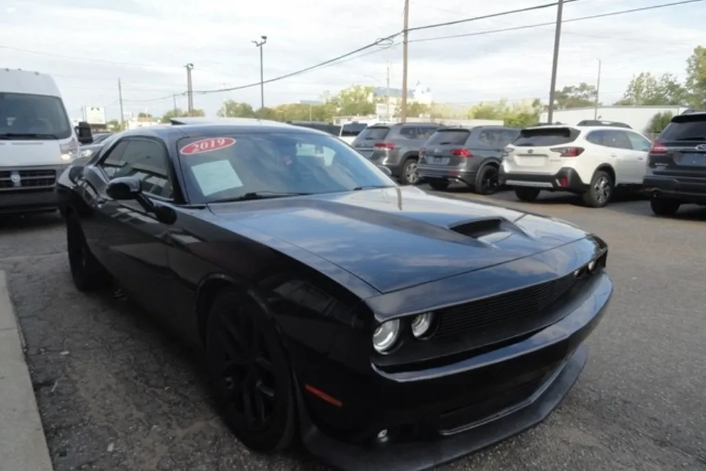 2019 Dodge Challenger R/T photo 1