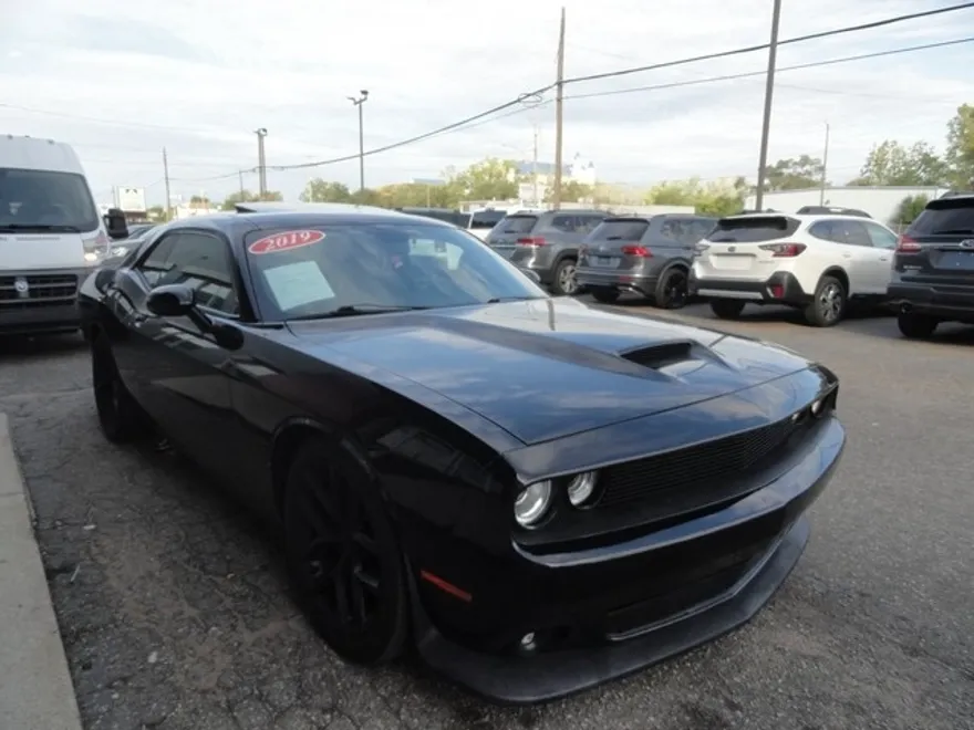2019 Dodge Challenger R/T photo 1