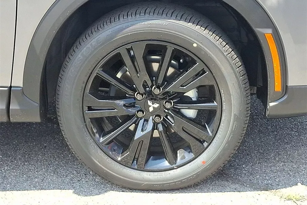 2025 Mitsubishi Eclipse Cross SEL photo 1