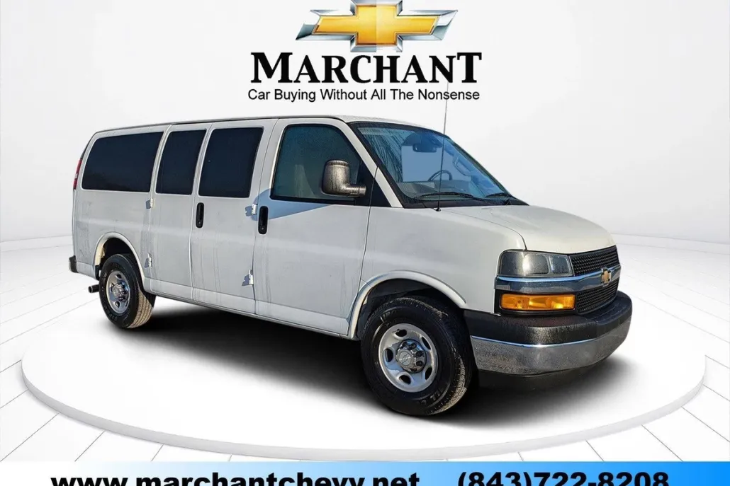 2020 Chevrolet Express 2500 LT Passenger Van photo 1