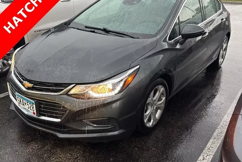 2018 Chevrolet Cruze Premier photo 1